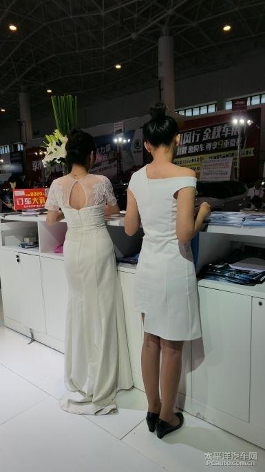 海口美女吃瓜,海口美女畅享夏日瓜果盛宴